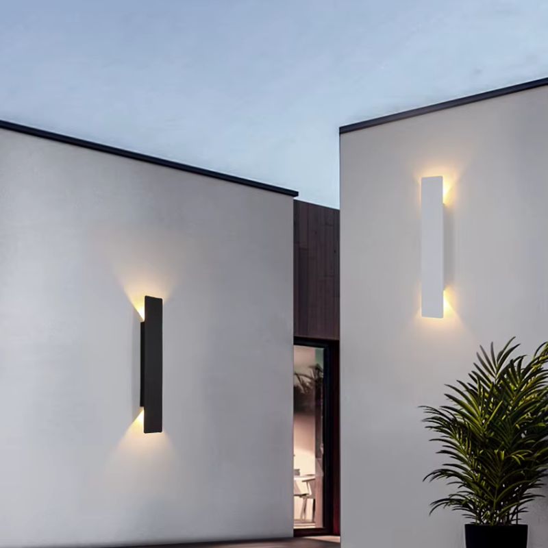 Luminária Arandela de Parede Externa à Prova D´Água IP65 Vector LED - Branco/Preto - 20,5cm/41cm