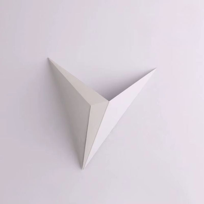 Luminária Arandela de Parede Minimalista Triangular Cosenza LEDZ – Preto/Branco/Dourado