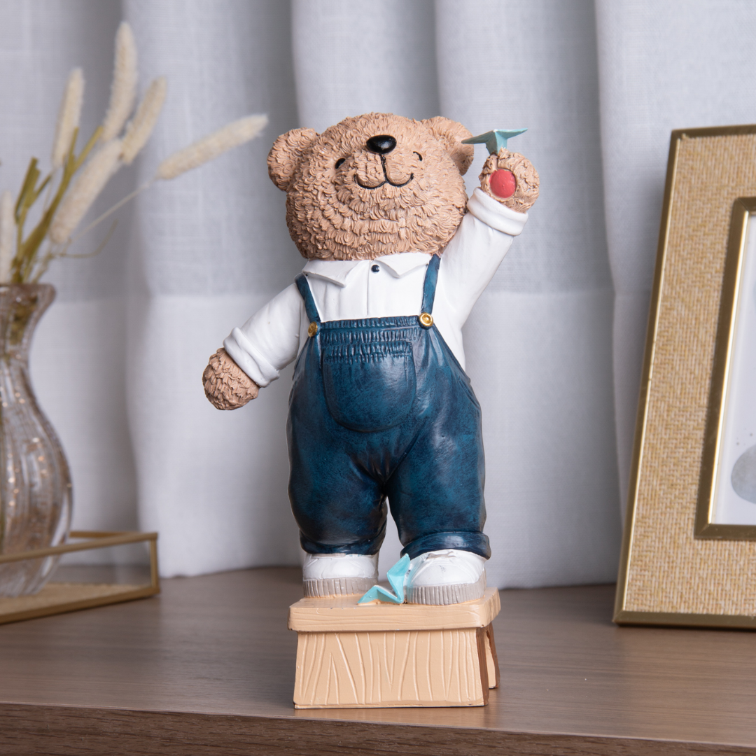 Figura Decorativa Urso com Avião Teddy Charm em Resina 22cm