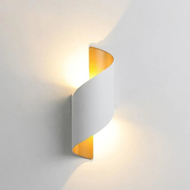 Luminária Arandela de Parede Externa à Prova D´Água IP65 Caracol Led - Preto/Branco - 23cm/28cm