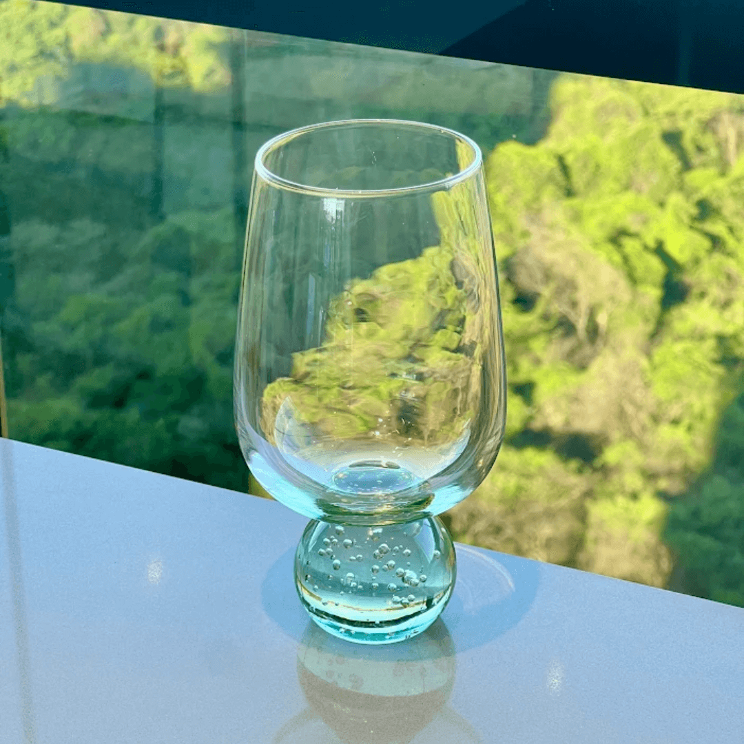 Taça Copo para Vinho com Base Esfera Transparente e Verde 540ml