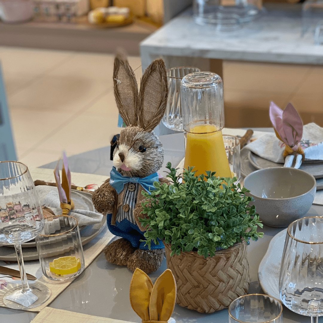 Coelho de Páscoa Decorativo com Roupa Azul 35cm