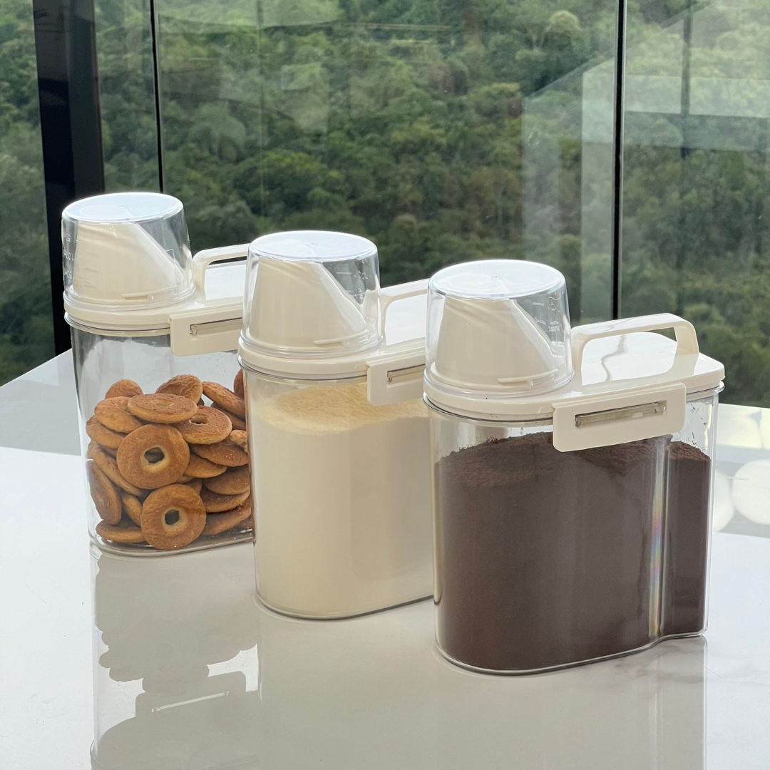 Kit 3 Potes Hermético com Copo Medidor 1,5 Litros Ela Decora