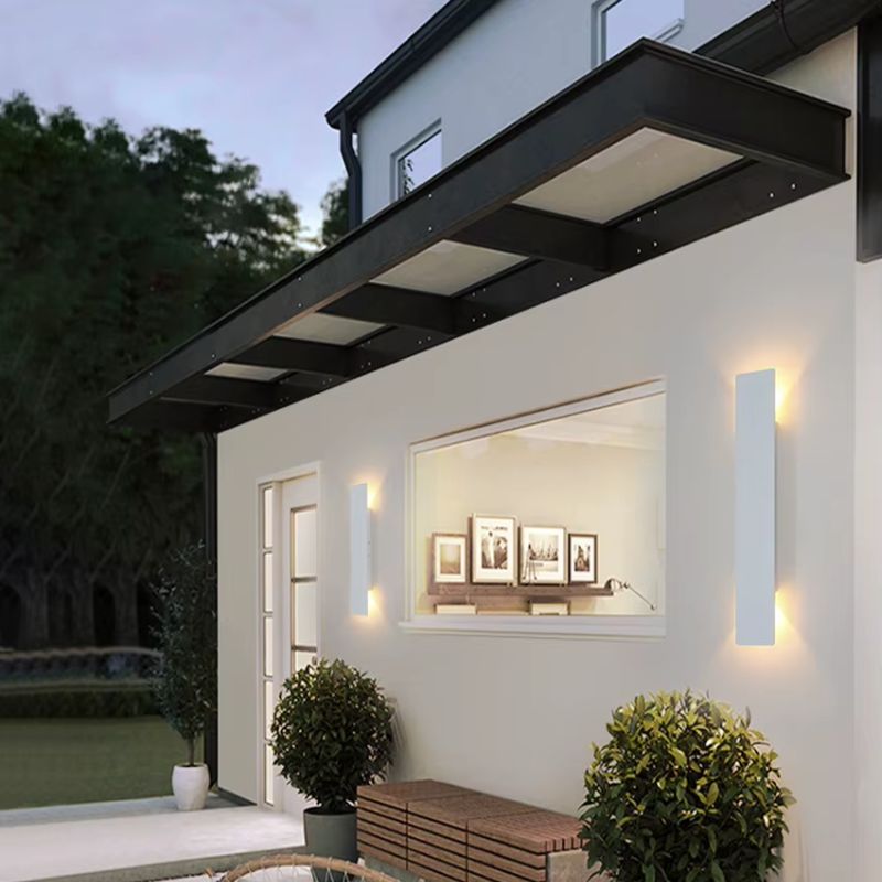 Luminária Arandela de Parede Externa à Prova D´Água IP65 Vector LED - Branco/Preto - 20,5cm/41cm