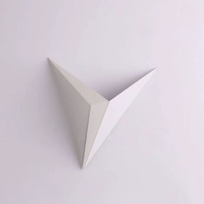 Luminária Arandela de Parede Minimalista Triangular Cosenza LEDZ – Preto/Branco/Dourado