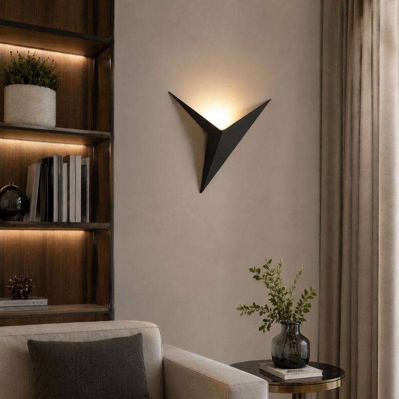 Luminária Arandela de Parede Minimalista Triangular Cosenza LEDZ – Preto/Branco/Dourado