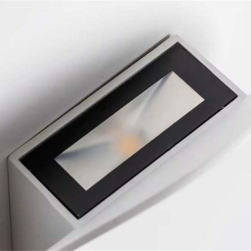 Luminária Arandela de Parede Interna/Externa à Prova D'Água IP65 Scudo LEDZ - Preto/Branco - 18cm