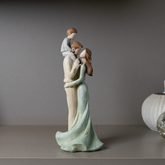 Figura Decorativa Família de Resina 28,5cm
