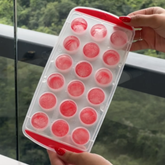 Forma para 18 Cubos de Gelo Redondo Vermelho