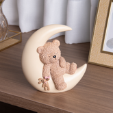 Figura Decorativa Urso na Lua Teddy Charm em Resina 18cm