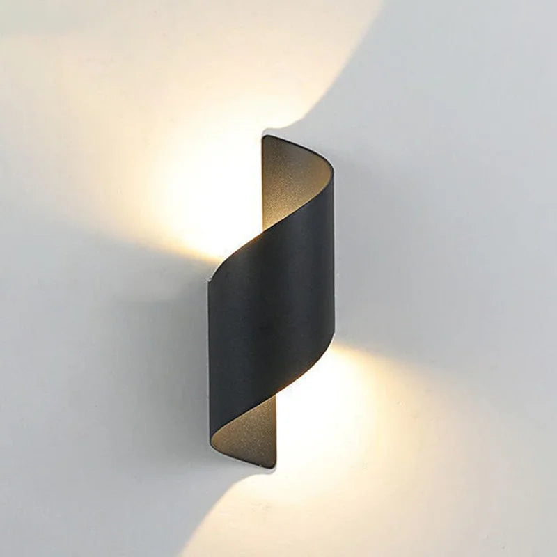Luminária Arandela de Parede Externa à Prova D´Água IP65 Caracol Led - Preto/Branco - 23cm/28cm