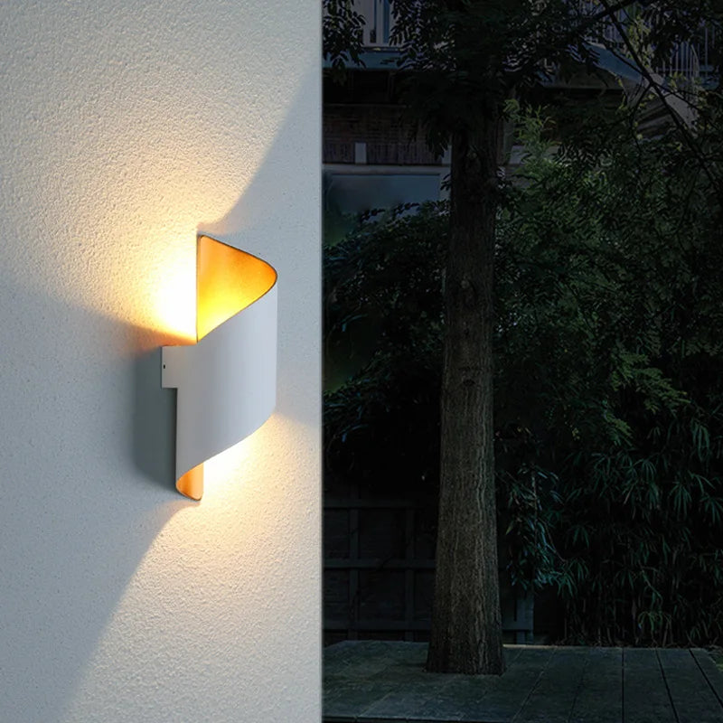 Luminária Arandela de Parede Externa à Prova D´Água IP65 Caracol Led - Preto/Branco - 23cm/28cm