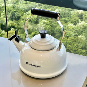 Chaleira Classica com Apito Branca 1,6 Litros Le Creuset