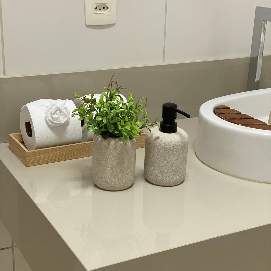 Dispenser Porta Sabonete Liquido em Poliresina Bege 15,5cm