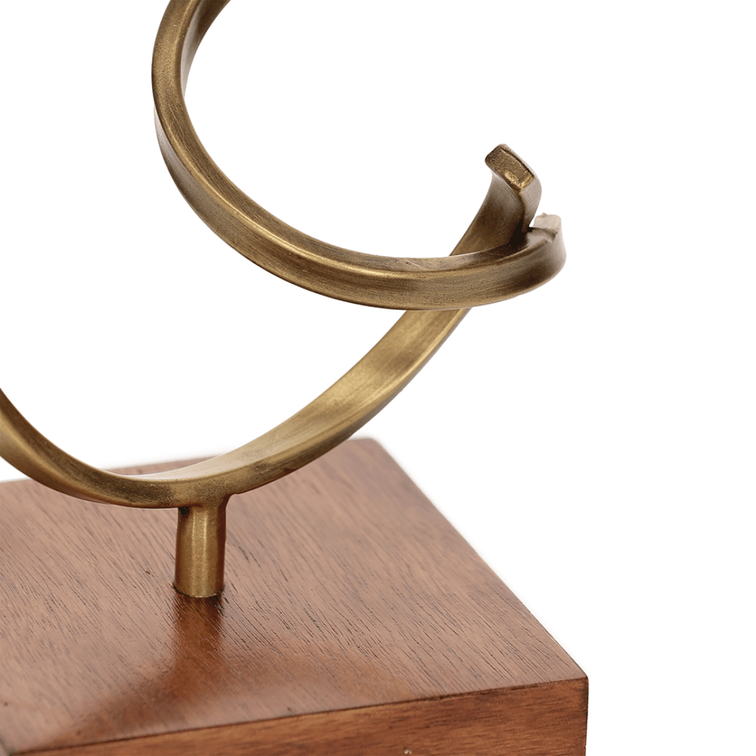 Escultura em Metal Dourado e Madeira 46cm