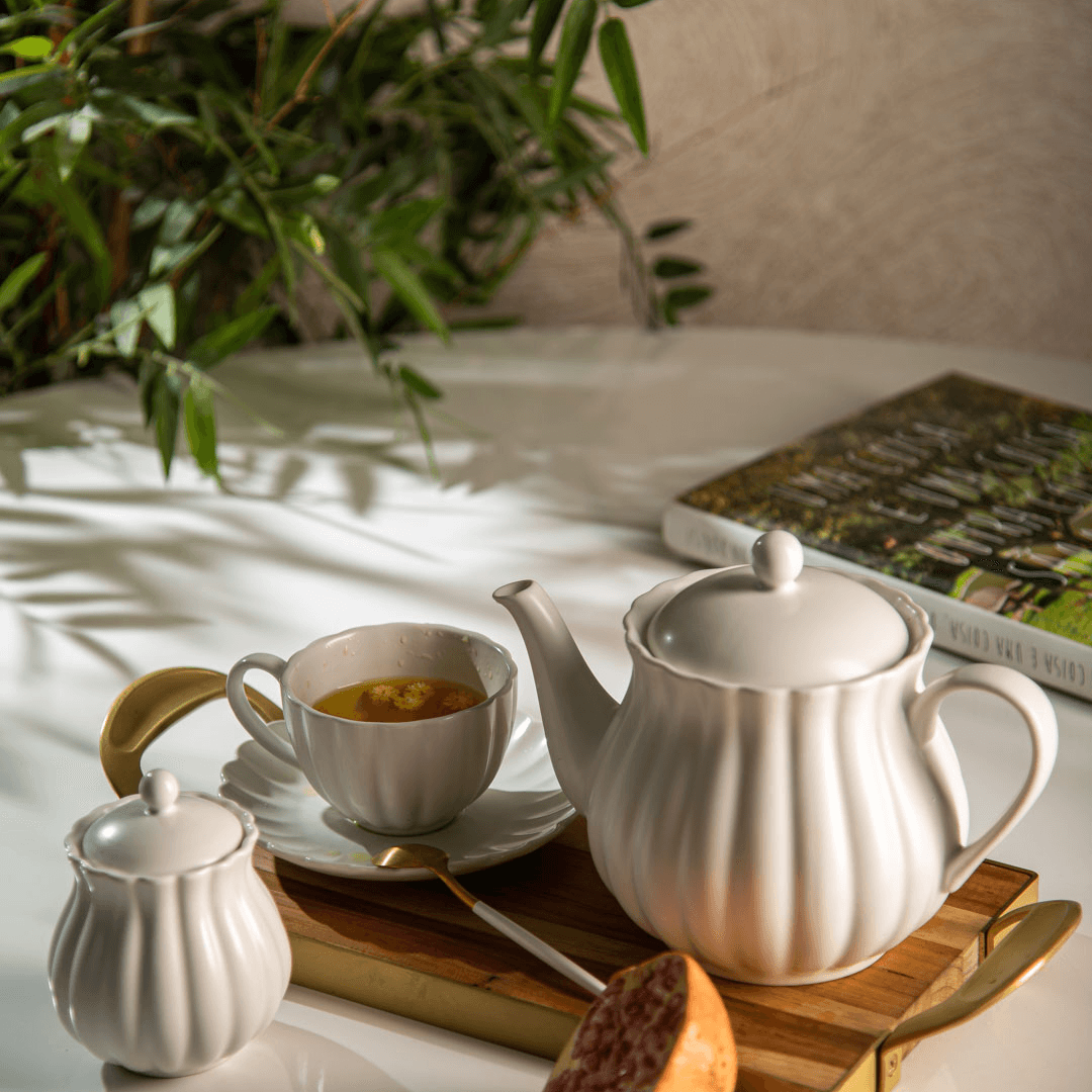 Jogo 2 Xicaras de Café Porcelana com Pires Petala Branco 90ml