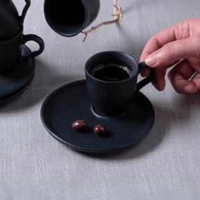 Jogo 6 Xícaras de Café com Pires Bio Preto Matte Descentralizado 70ml