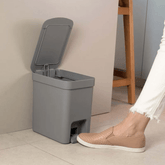 Lixeira com Pedal Trium Chumbo 6 Litros