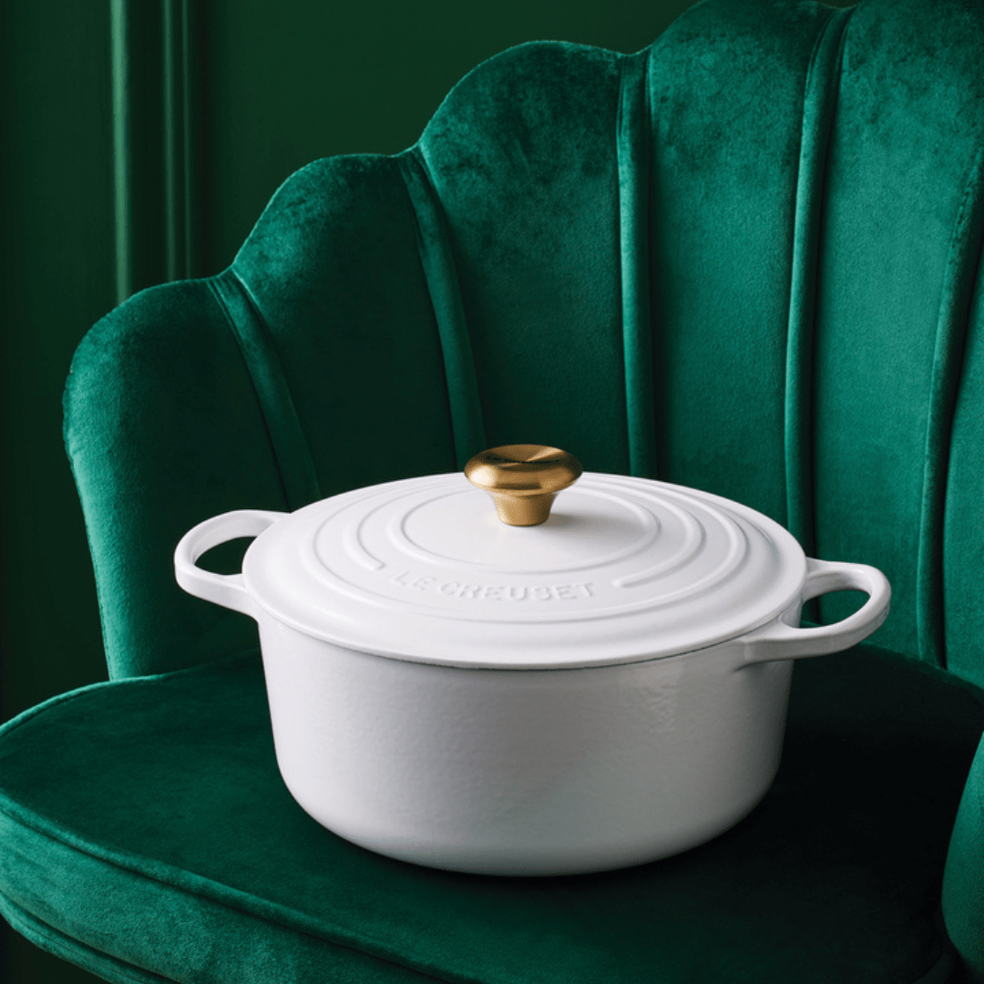 Panela Redonda Signature Branca com Pegador Dourado 26cm Le Creuset
