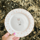Prato de Sobremesa Pascoa com Coelho Branco e Rosa 19cm