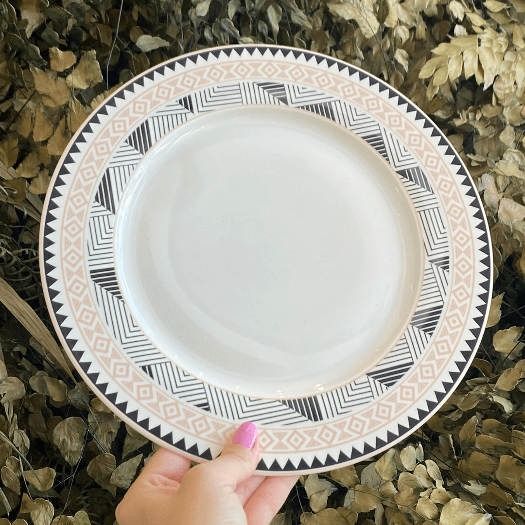 Prato Raso Pascoa Branco e Preto 27cm
